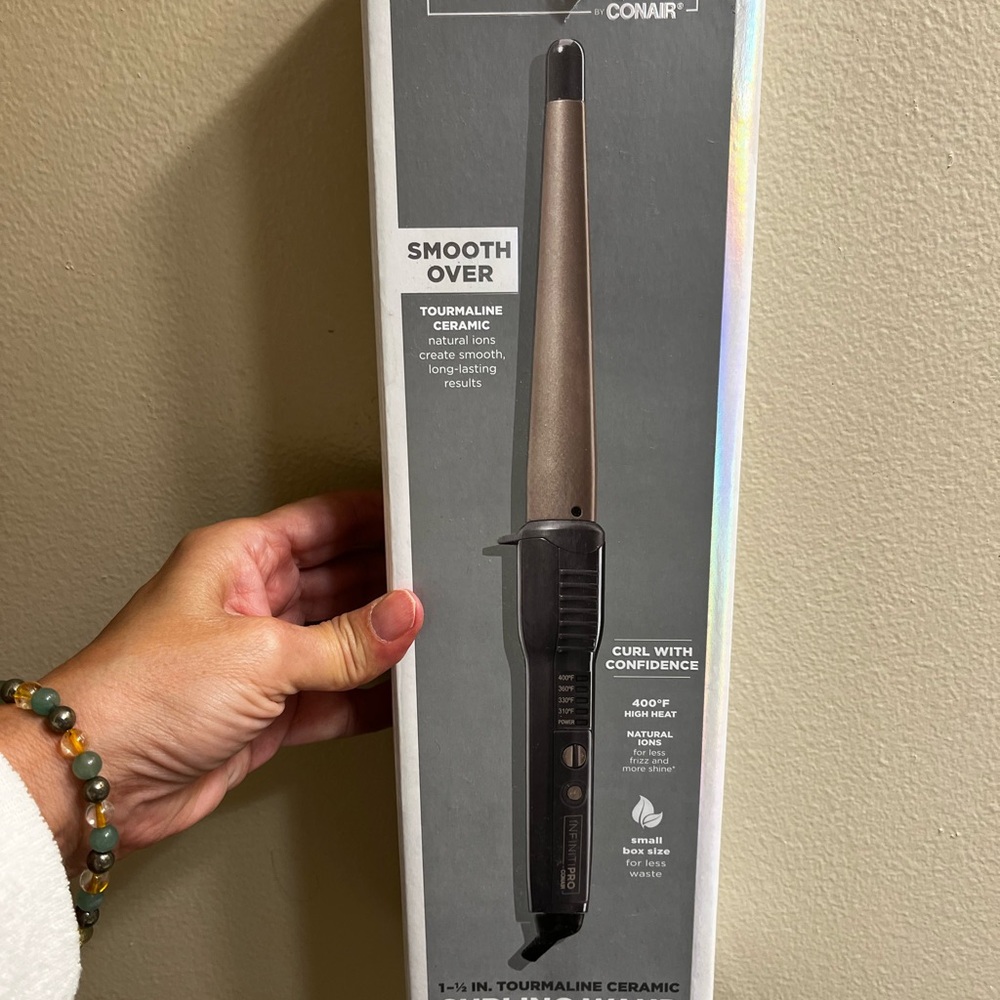 Black and Tan Tourmaline Ceramic Curling Wand